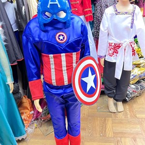 Капитан Америка с щитом