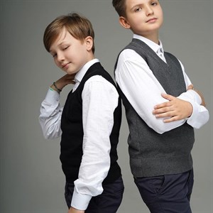 Школьный жилет станет праздничным вариантом если совместить