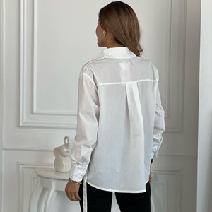   Ну и как же без базового белого цвета  Брючки также