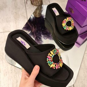 В НАЛИЧИИ ДЕВОЧКИ