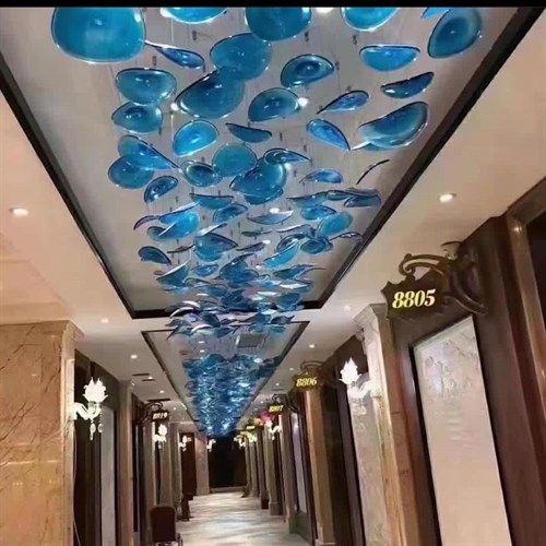 Мен қазір интернетте боламын Бисексуалды үштікті онлайн көру