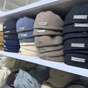 Получили трендовые береты к сезону Ткань кашемир драп