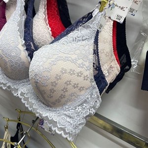 Кыргызстан Бишкек Рынок Кербен Дордой Нижнее белье