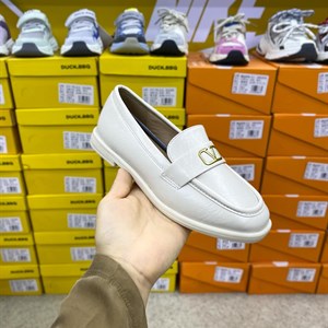 Новинки детской обуви 2025-2026: Туфли от бренда Фантазия