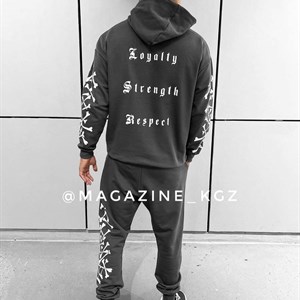 Здравствуйте Вы можете заказать у нас уличную одежду