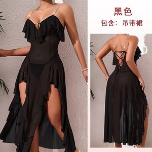 Сияйте в алом или очаровывайте в черном - атласные халаты и пижамы для вашего стиля