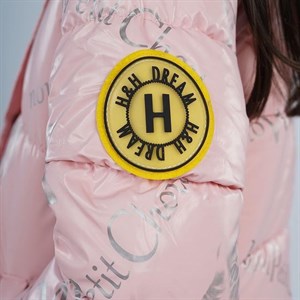 Новинки Утеплённая зимняя куртка с принятом кошечки