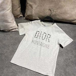 У нас есть много различных футболок на ваш вкус Размерный