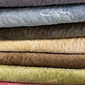 Бюджетное велюровое покрывало для двуспальной кровати - доступный уют