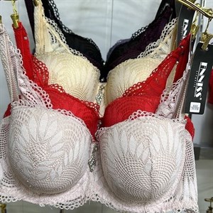 Кыргызстан Бишкек Рынок Кербен Дордой Нижнее белье