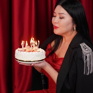 С днем рождения уникальной женщины – 40 лет стиля и успеха!