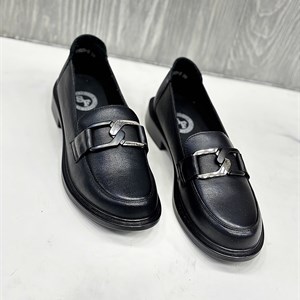 Элегантные черные лоферы и дерби - стиль и комфорт для каждого!