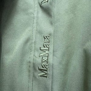 Женская модель в стиле Max Mara, размеры 42–48 — отличная посадка