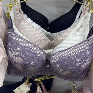 Кыргызстан Бишкек Рынок Кербен Дордой Нижнее белье