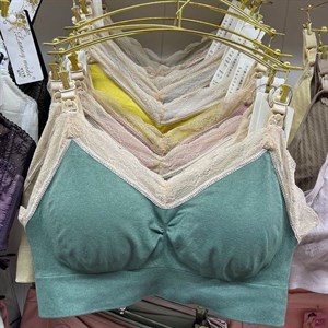 Кыргызстан Бишкек Рынок Кербен Дордой Нижнее белье