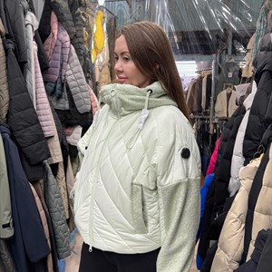 Демисезонная куртка Еmosis Размеры S M L Смотрится