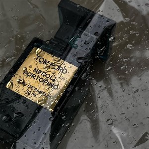 Полный антураж образа придаёт последний штрих чарующий