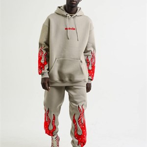 Здравствуйте Вы можете заказать у нас уличную одежду