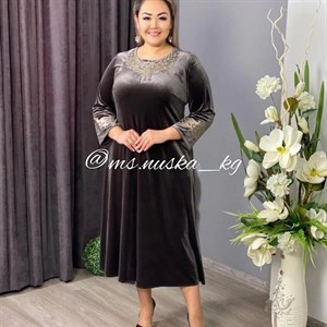 Роскошные лаконичные платья прямого кроя Ткань королевский