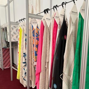 НЕСКОЛЬКО ПРИЧИН ПОСЕЩАТЬ ВЫСТАВКИ Прямой контакт